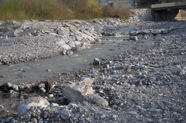 Datei:Verbauung Mengmündung.jpg