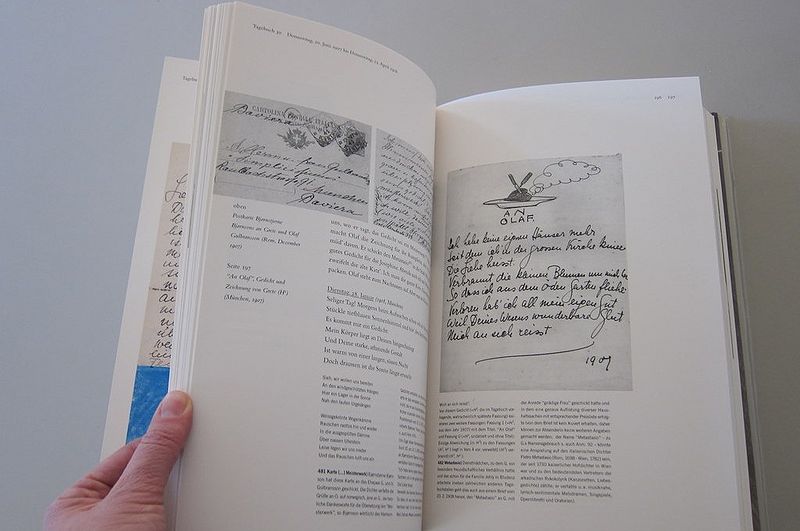 Datei:Buch offen.JPG