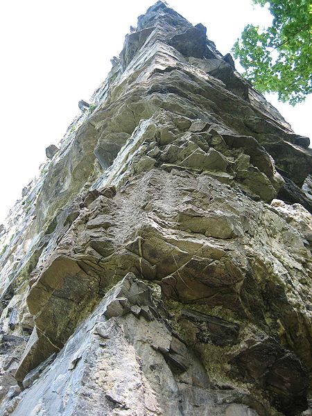 Datei:Burg mauerecke ramschwag.jpg