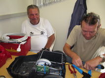 Ein defektes Kabel beim Staubsauger