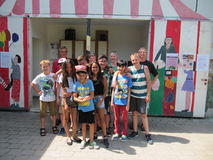 Fr. Schneider Erika und ihre Schülergruppe.