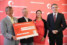 Feierliche Scheckübergabe. DANKE!!!